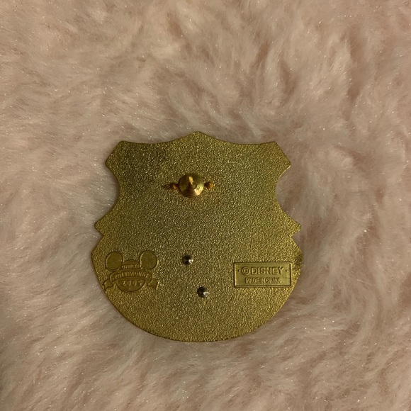 Mickey pin - Picture 2 of 2